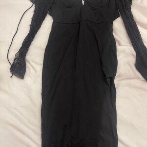 Oh Polly Black Long Sleeve Sweetheart Sheath Dress